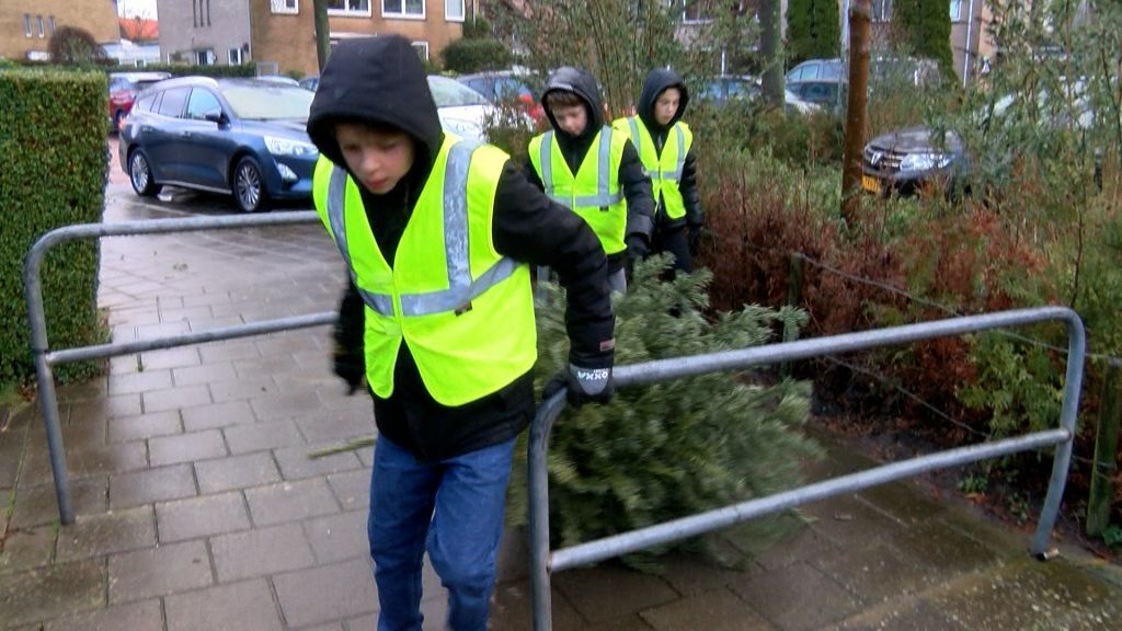 20260102KerstboomophalersIlpendaminactie.00_03_27_24.Still006Omroep_PIM.jpg