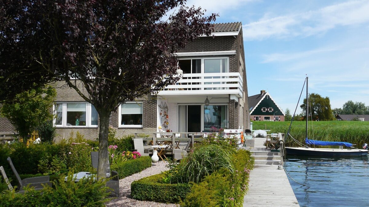 huis-aan-het-water---Huis_aan_het_Water
