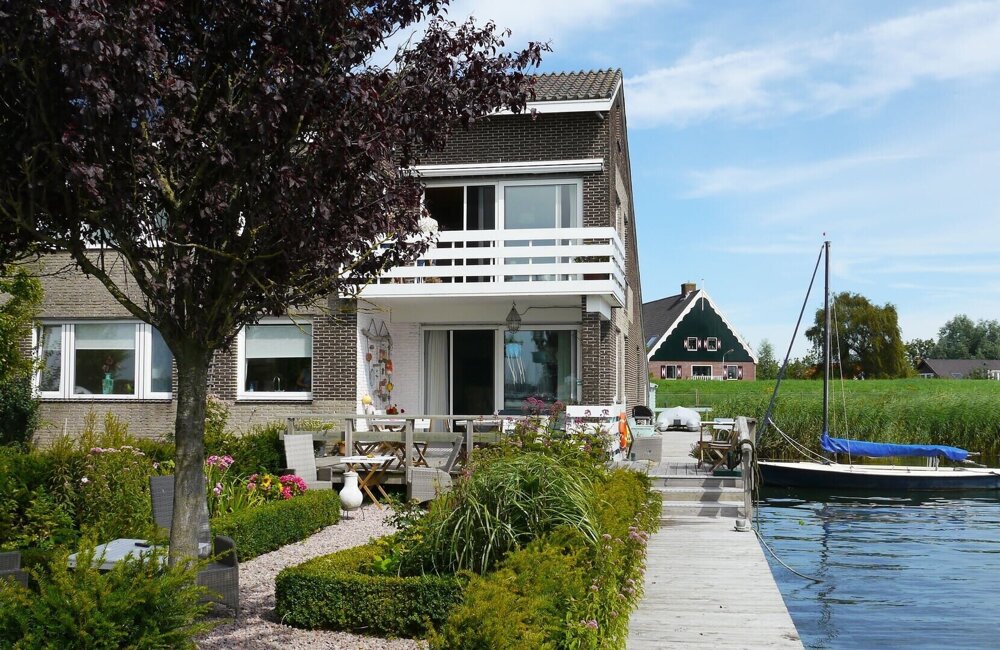 huis-aan-het-water---Huis_aan_het_Water