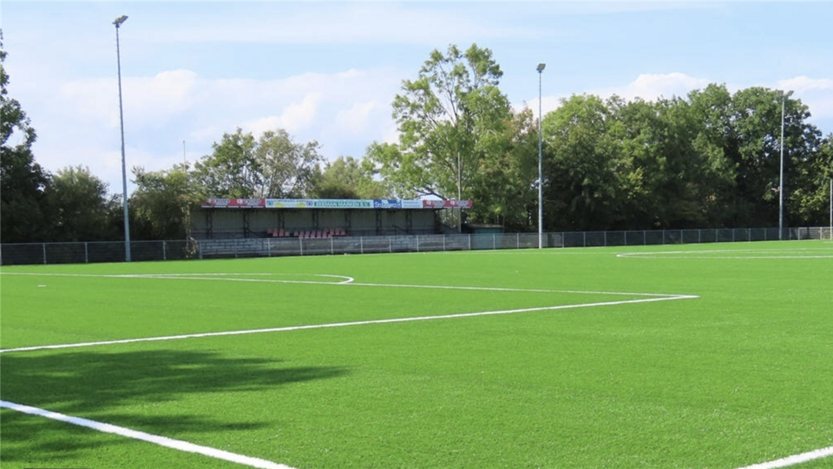 532529_kunstgrasveld-sv-marken---Pieter_Pereboom