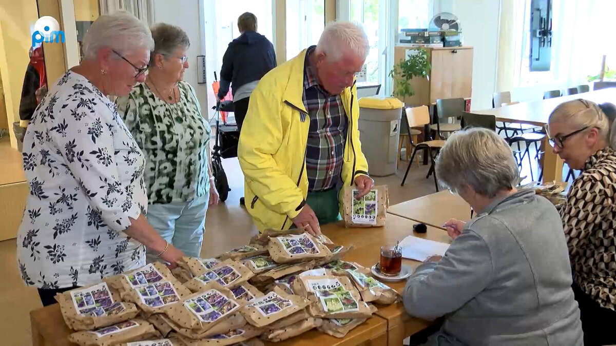 20251002 Bloembollenactie Duurzaam Edam-Volendam en WelzijnWonenPlus 05.jpg