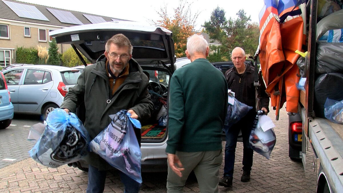 20251011 Kledinginzameling Mensen in Nood 01.jpg