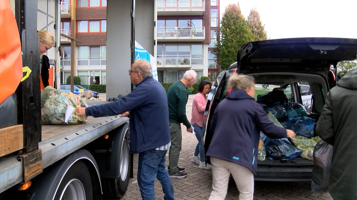 20251011 Kledinginzameling Mensen in Nood 03.jpg