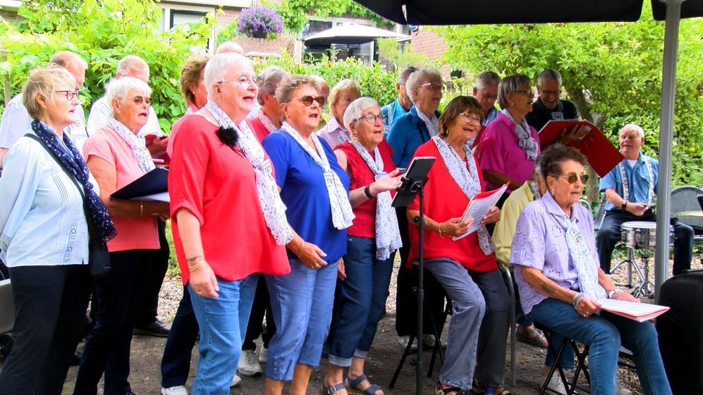 20260704JanHaringZingt06Omroep_PIM