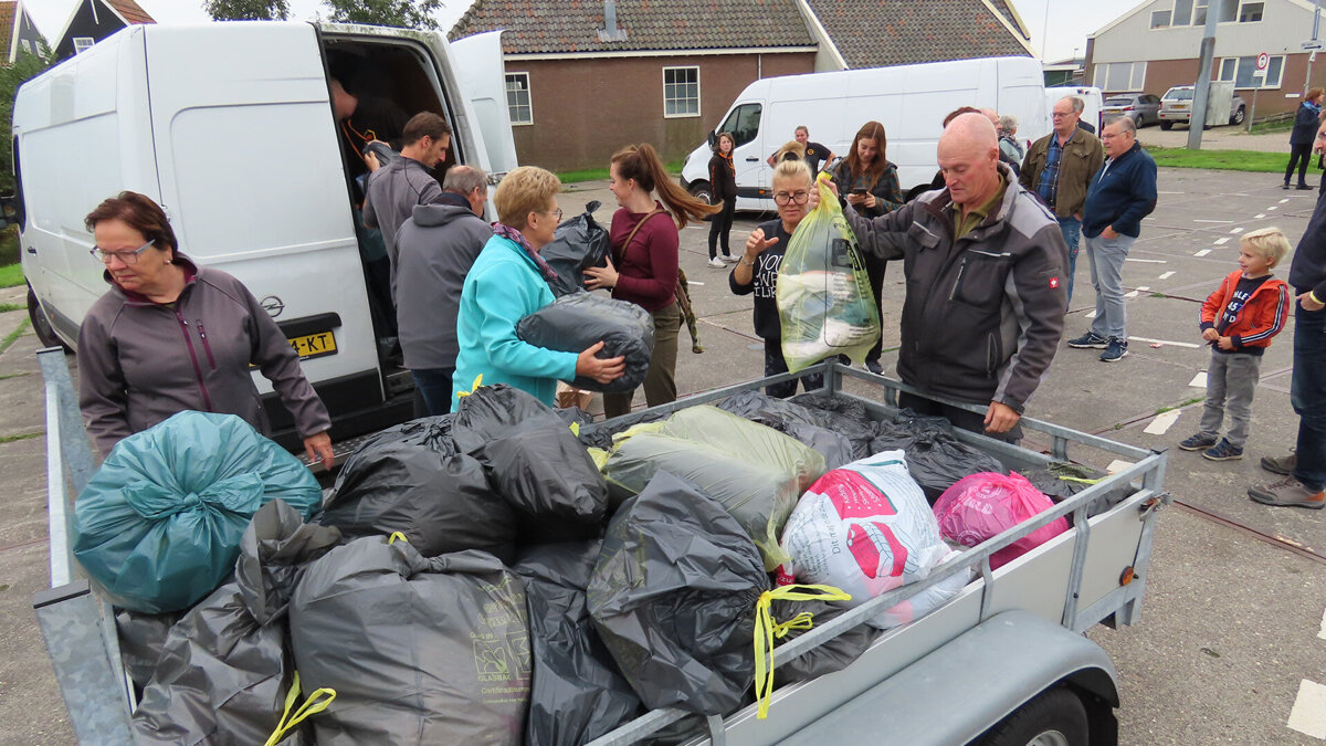 20251011 kledinginzameling marken 02---Pieter_Pereboom.jpg