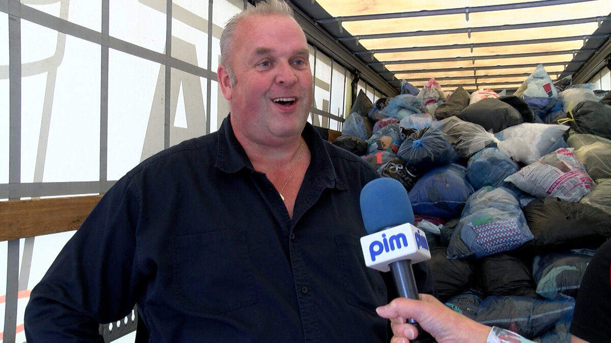 20251011 Kledinginzameling Mensen in Nood 04.jpg