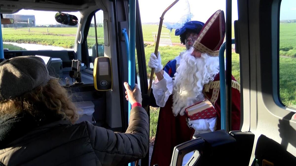 534951_20241201_Sinterklaas_met_Buurtbus_naar_Overleek00_02_57_17Still008---Omroep_PIM.jpg