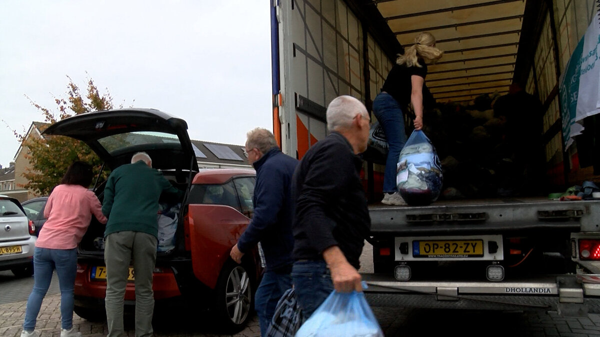 20251011 Kledinginzameling Mensen in Nood 06.jpg