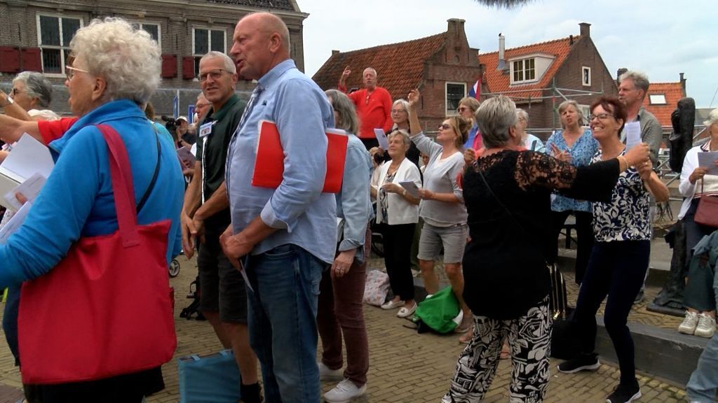 20260704JanHaringZingt10Omroep_PIM